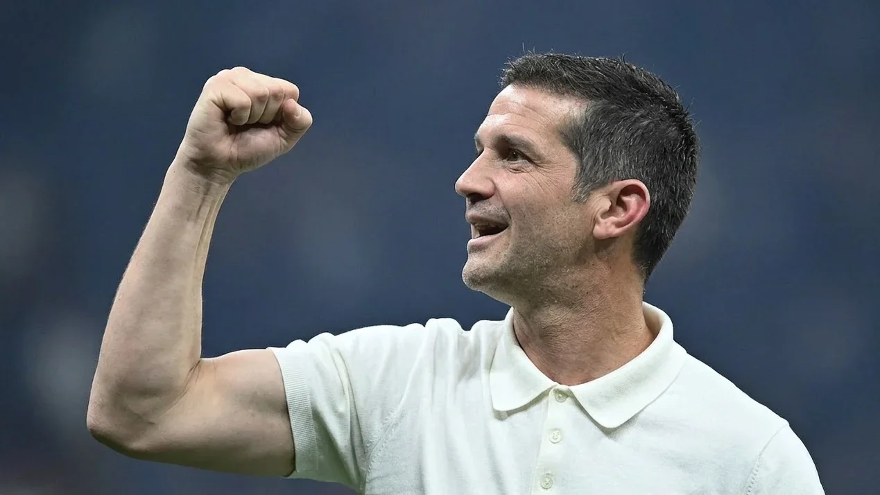 Vestea uriasa pentru microbistii romani. Ce a reusit Cristi Chivu la 45 de ani pe banca lui Inter