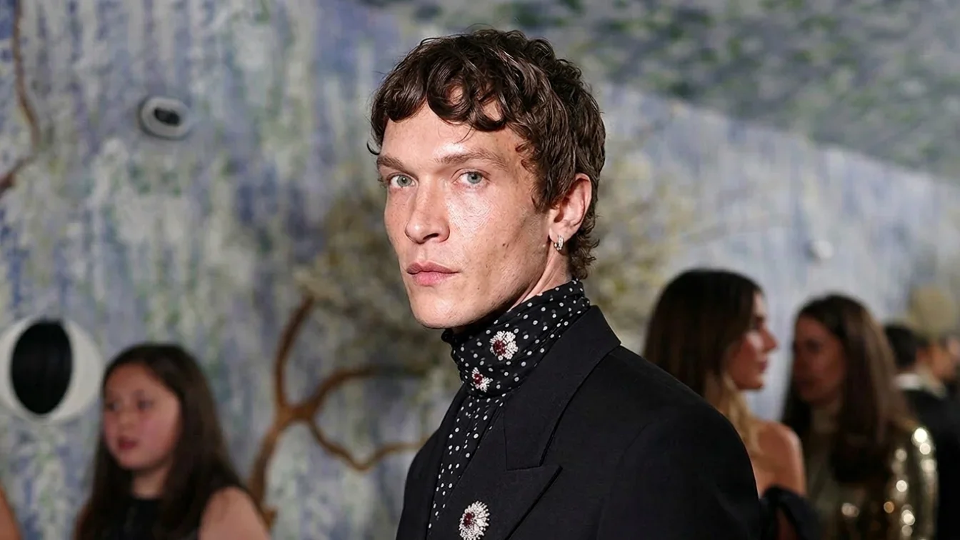 Un actor de 26 de ani a uimit pe toata lumea. Tinuta de la Met Gala care a incalcat regulile