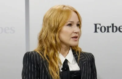 Adevărul șocant din spatele zâmbetului cântăreței Jewel. A fost la un pas de moarte