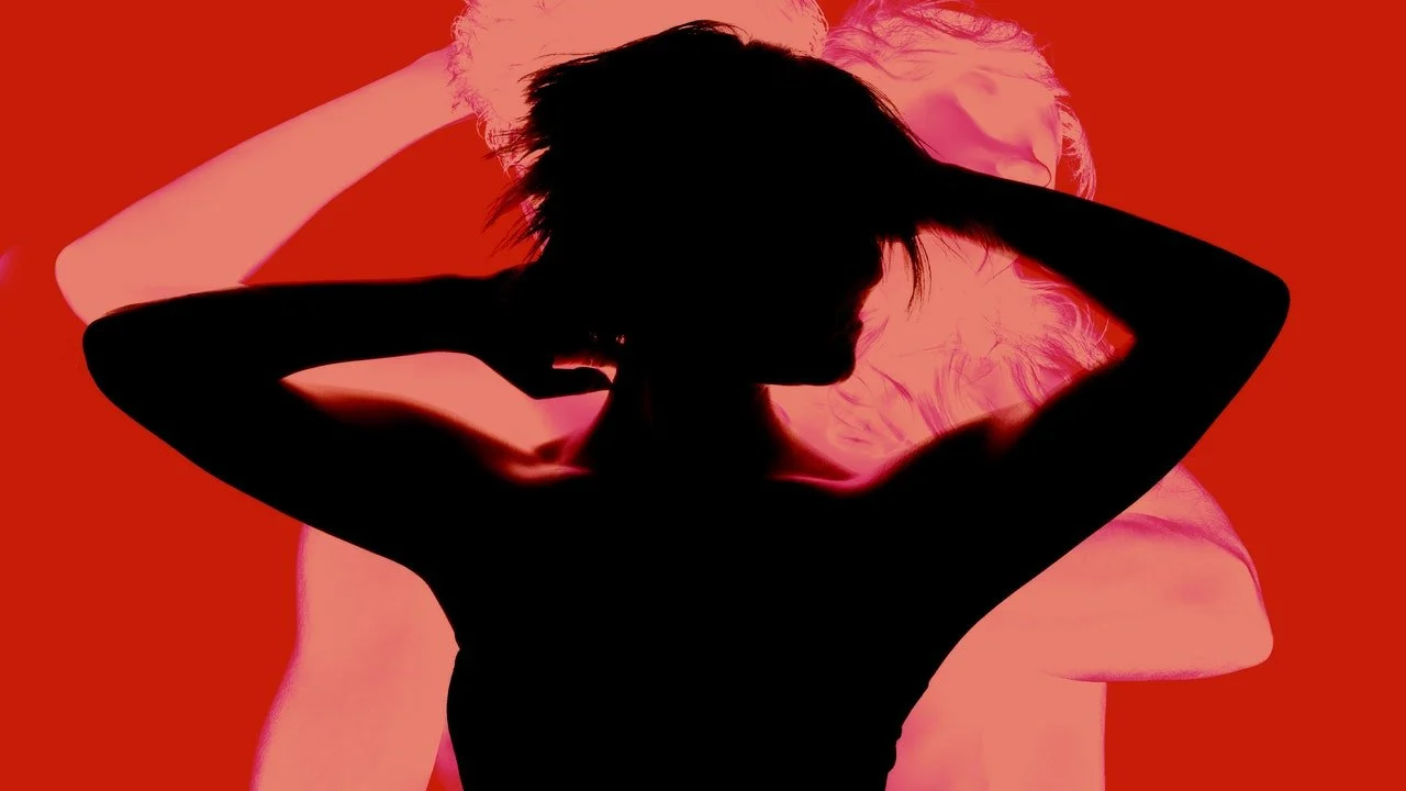 Ce se întâmplă cu adevărat la o petrecere sexuală? 8 femei își împărtășesc poveștile lor adevărate