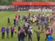 Imagini incredibile in Anglia. 2500 de fani au invadat terenul dupa 16 penalty-uri