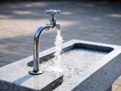 Cum te hidratezi corect pe caniculă când temperaturile ajung la 37 de grade