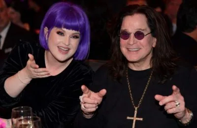 Kelly Osbourne a marcat un an de la moartea lui Ozzy Osbourne printr-un mesaj despre dor și pierdere