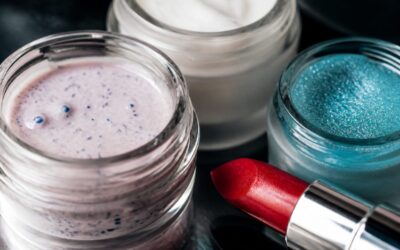 Produsele cosmetice cu microplastice pot rămâne legal la raft până la 16 octombrie 2035