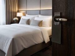 Sleepcations pot ajuta la recuperarea oboselii, dar nu rezolvă insomnia