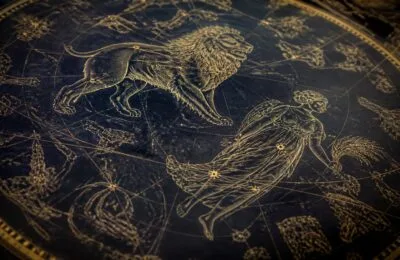 Horoscop duminică, 2 august 2026: Fecioara organizează, Leul decide