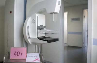 Sănătatea sânilor: calendarul investigațiilor recomandate în funcție de vârstă și istoric medical