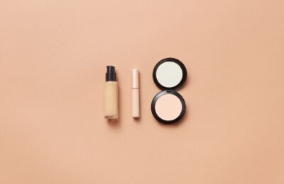 Jones Road Beauty renunță la numele „Wide Awake” după acuzațiile lui Molly Sims