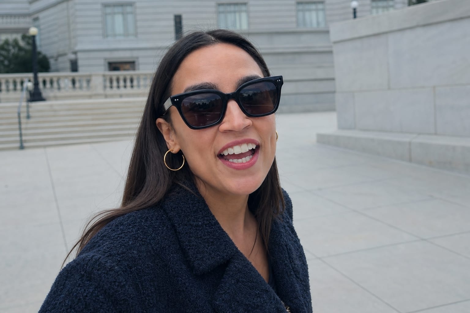 congelarea ovocitelor, Alexandria Ocasio-Cortez spune că procedura merge bine și deschide discuția despre fertilitate