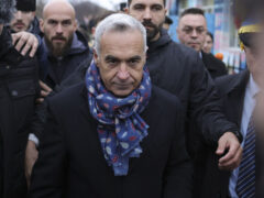 Echipa de 12 bodyguarzi ai lui Călin Georgescu ar fi preluat treburile familiei după reținere