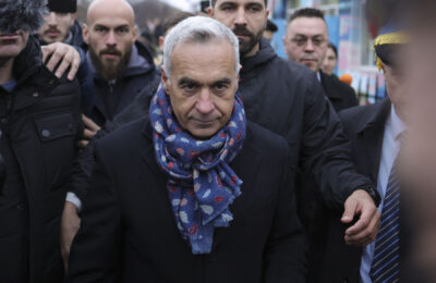 Echipa de 12 bodyguarzi ai lui Călin Georgescu ar fi preluat treburile familiei după reținere