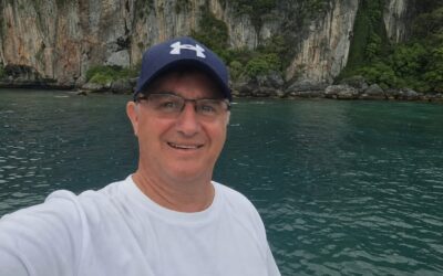 Britt McAlister a lăsat zilele de muncă de 15 ore din SUA pentru o comunitate în Filipine