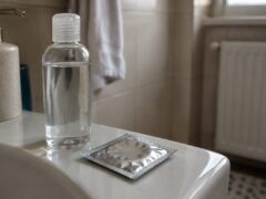 Cum se pregătește sexul anal pentru mai mult confort și ce semne cer oprirea sau ajutorul unui medic